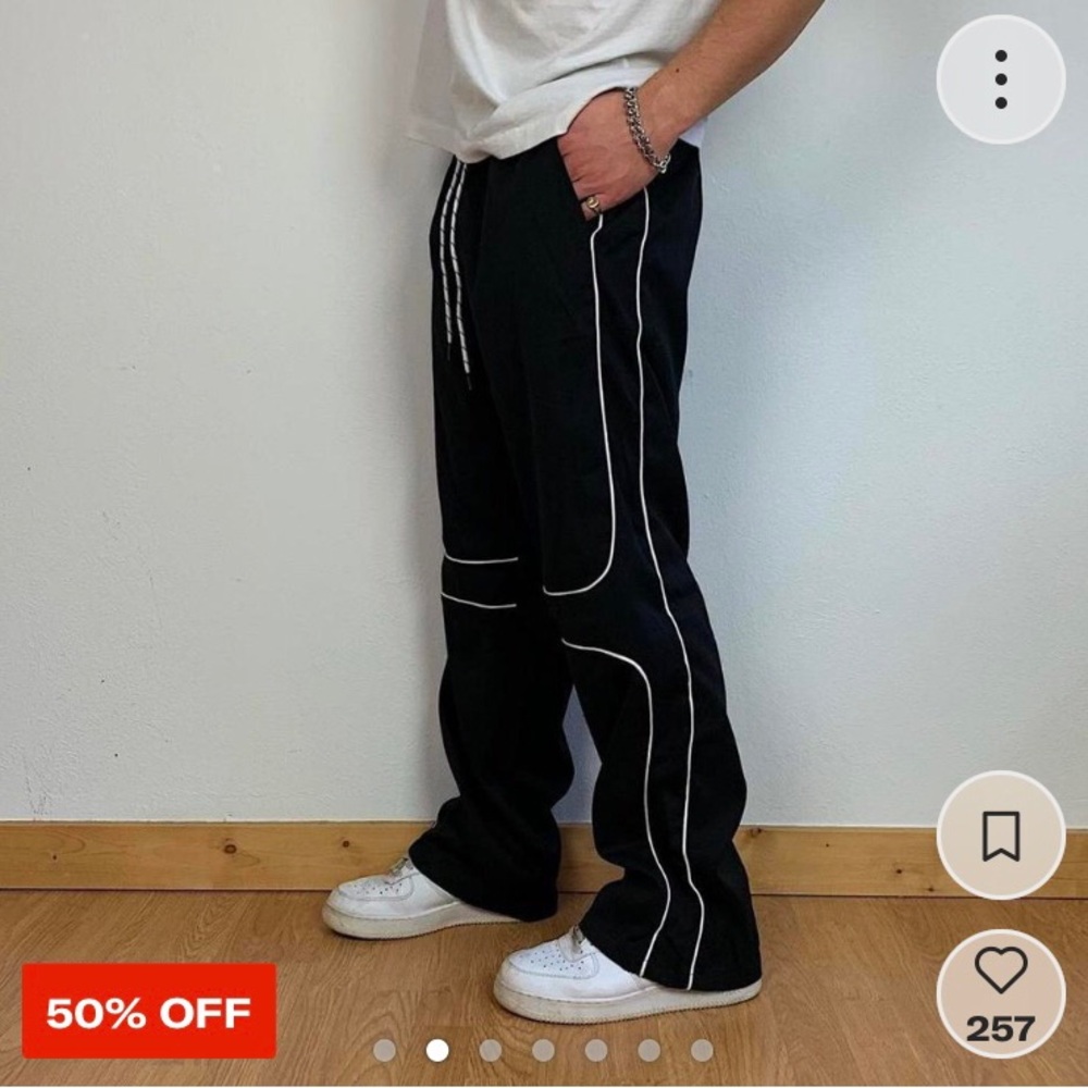 Ambiguous Y2K style pants
Light Weight and Baggy 
#2000 #futuristic #streetwear